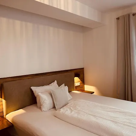 Hotel Gaststaette Weinbruecke